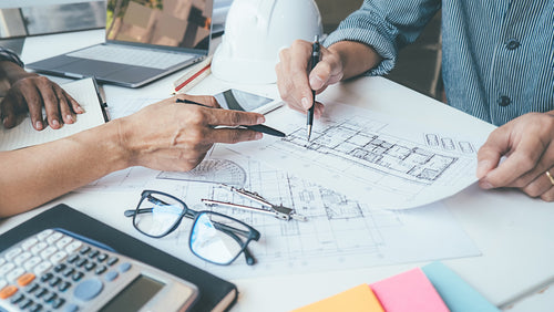 La conception d'un plan d'aménagement intérieur pour une maison est une étape cruciale pour créer un espace qui répond à vos besoins, à votre style et à votre mode de vie. Voici un guide étape par étape pour concevoir un plan d'aménagement intérieur: